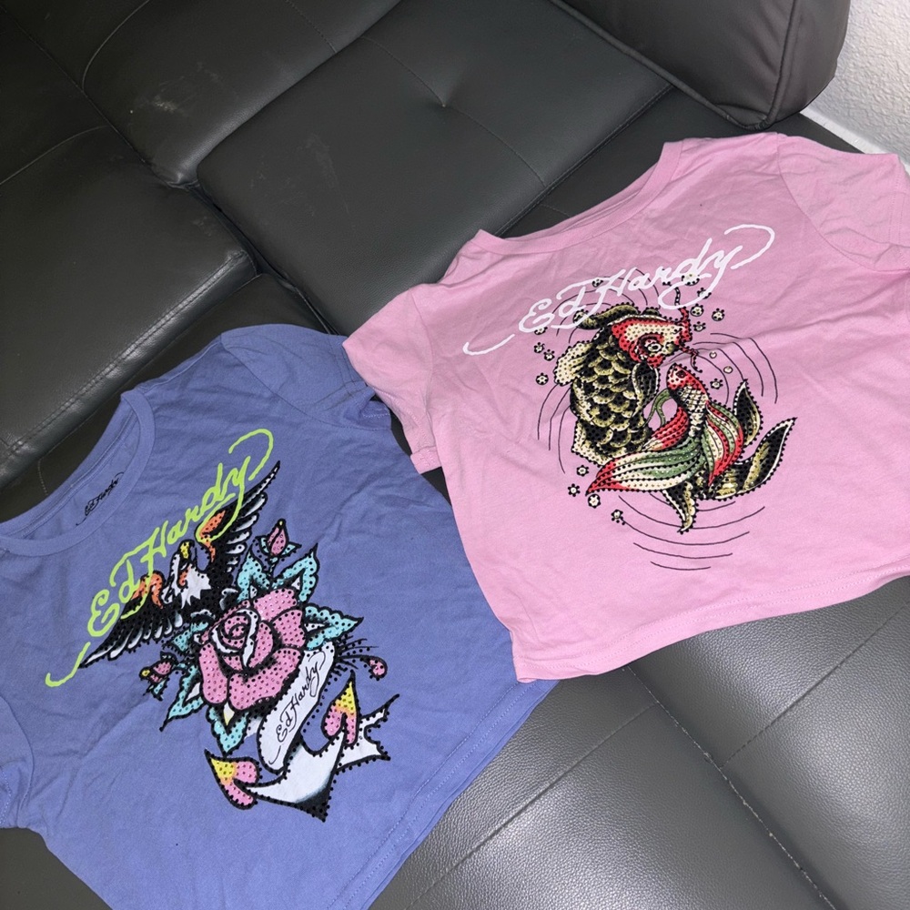 Ed Hardy TEE - Blue and Pink Graphic Designs